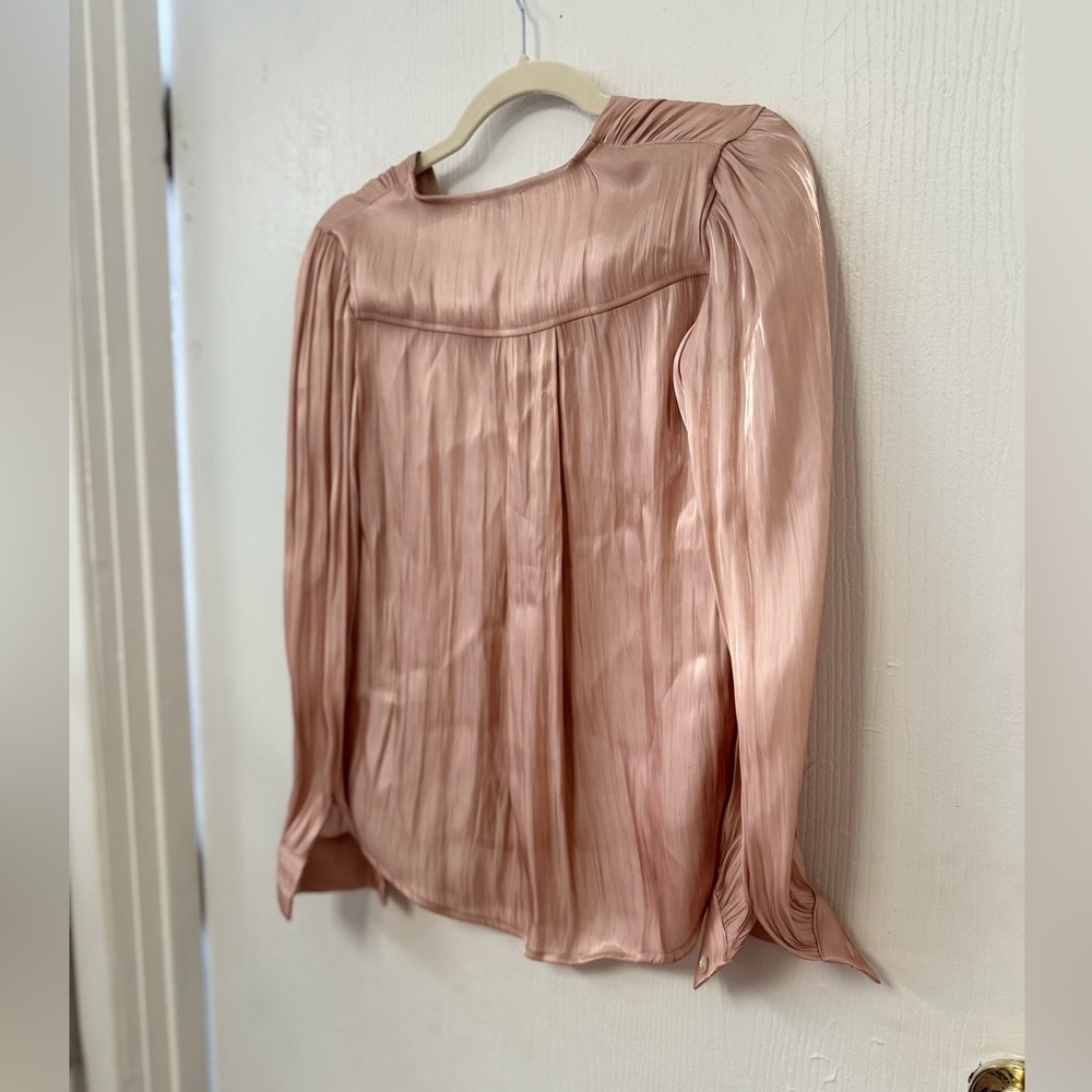 Elie Tahari Blush Pink Satin Button Down Long Sleeve Feminine Blouse XS - Picture 2 of 5